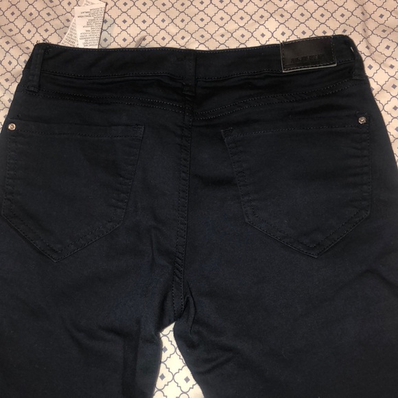 Zara navy blue jeans. Size 2. Skinny’s - Picture 5 of 8